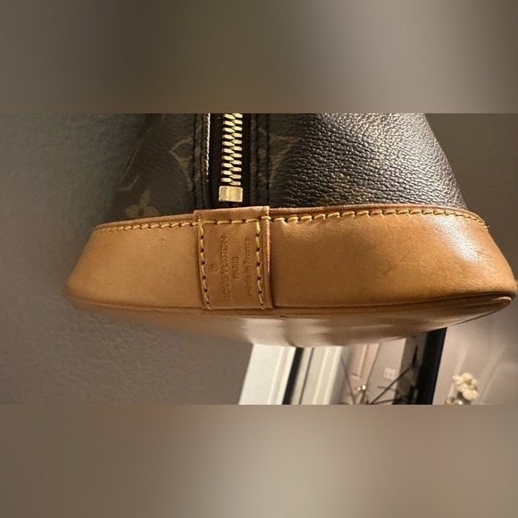 LOUIS VUITTON Monogram Alma Hand Bag.                    (made in France ) - Picture 11 of 16